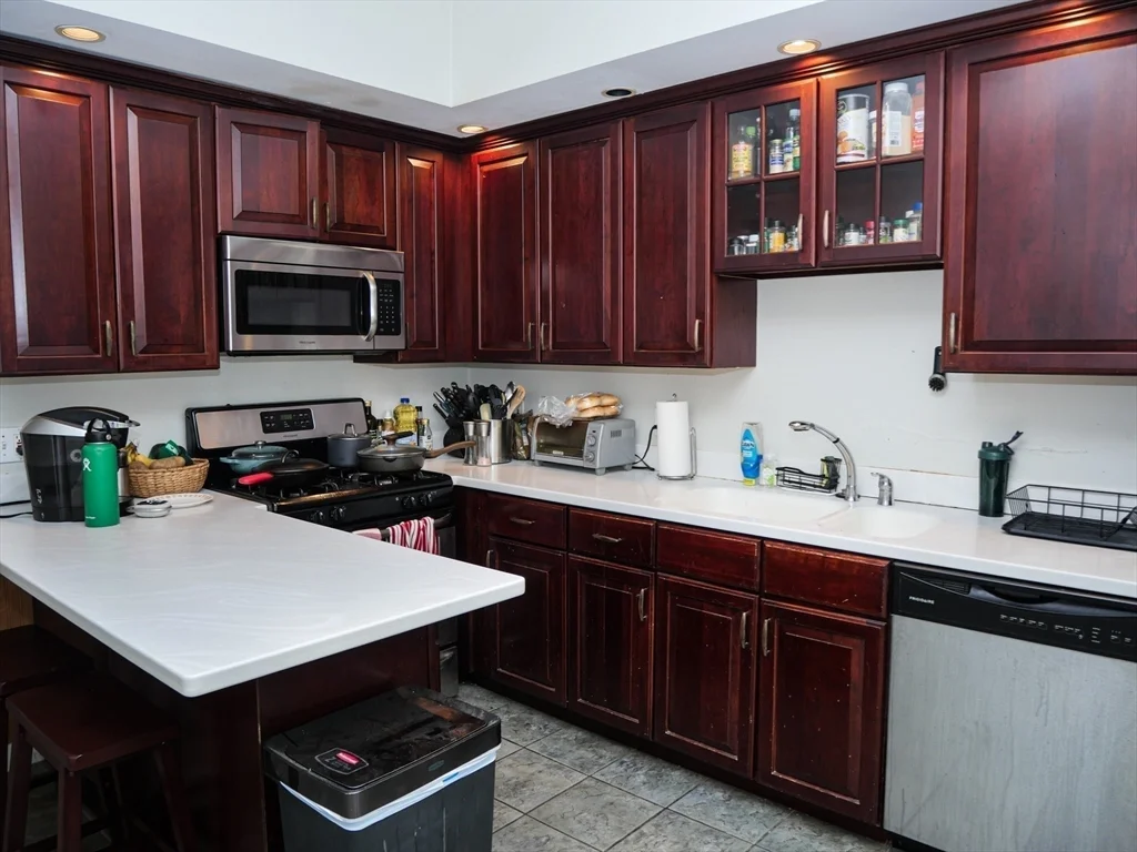 2 bed, 1 bath apartment for rent at 237 W Third Unit 1, South Boston — photo 3 of 11