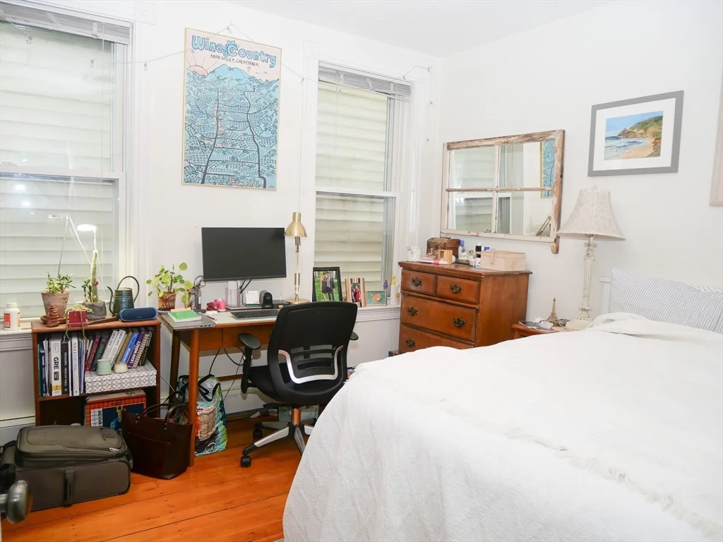 3 bed, 1 bath apartment for rent at 237 W Third Unit 2, South Boston — photo 8 of 11
