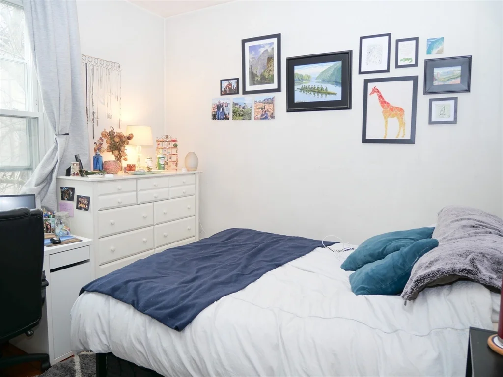 3 bed, 1 bath apartment for rent at 237 W Third Unit 2, South Boston — photo 9 of 11