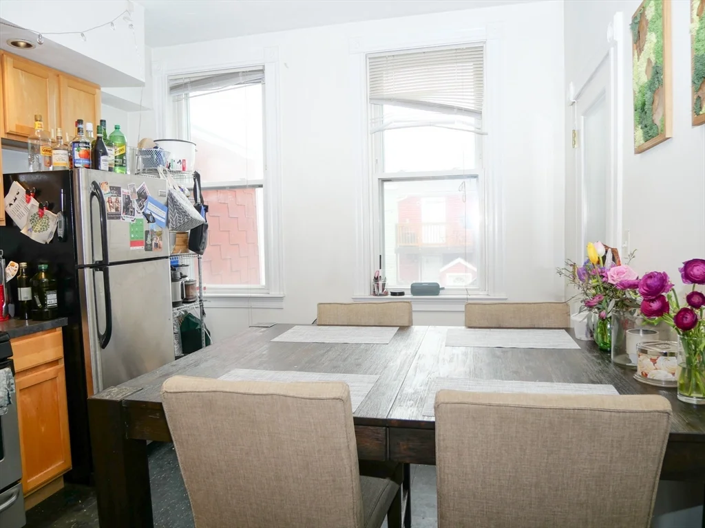 3 bed, 1 bath apartment for rent at 237 W Third Unit 2, South Boston — photo 4 of 11