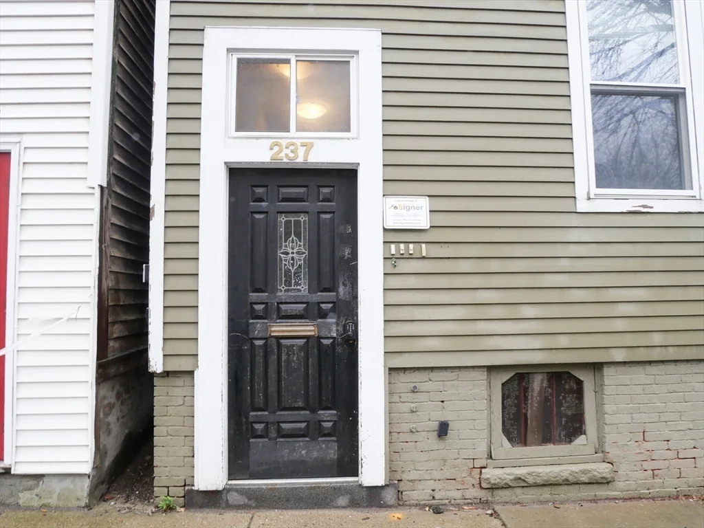 3 bed, 1 bath apartment for rent at 237 W Third Unit 2, South Boston — photo 11 of 11