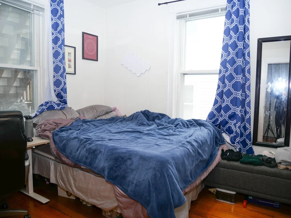 3 bed, 1 bath apartment for rent at 237 W Third Unit 2, South Boston — photo 7 of 11