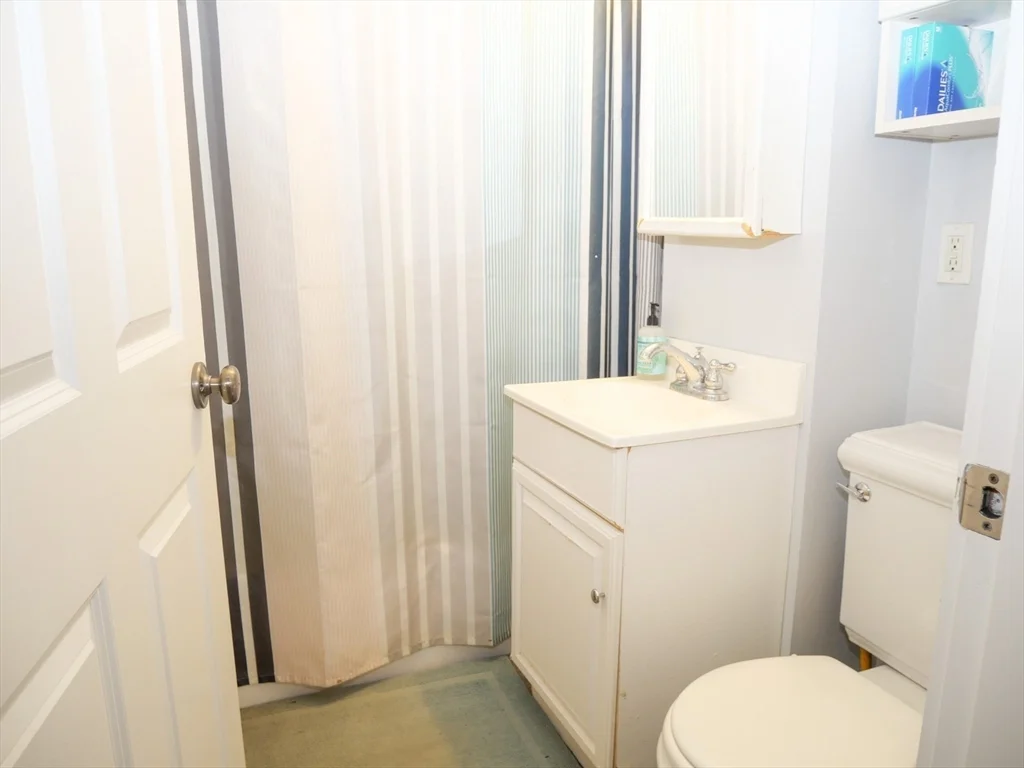 3 bed, 1 bath apartment for rent at 237 W Third Unit 2, South Boston — photo 10 of 11