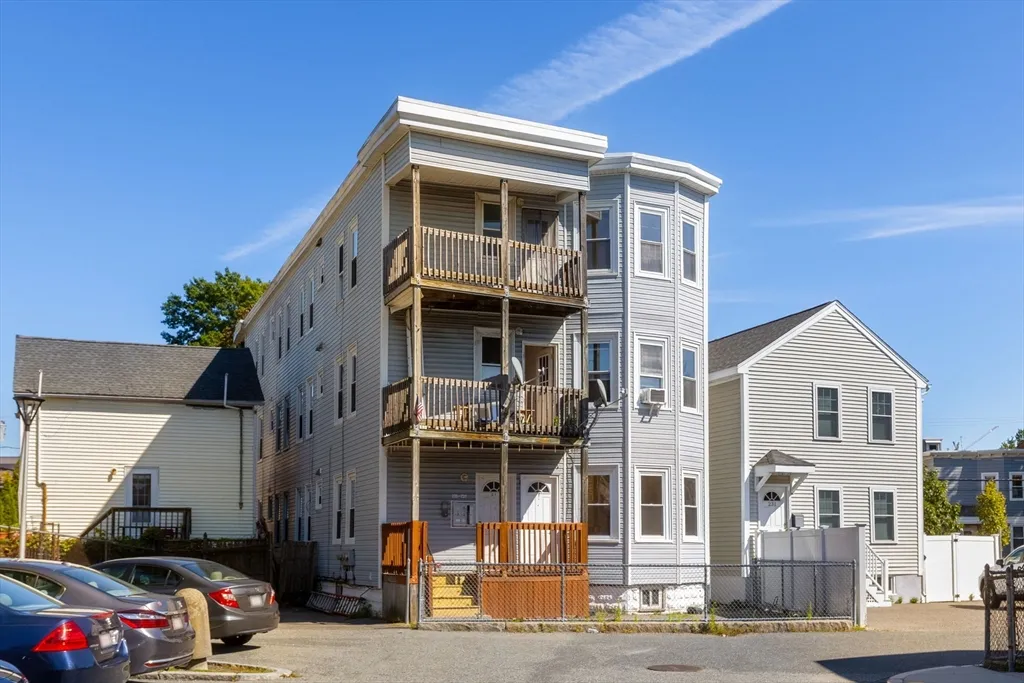3 bed, 1 bath apartment for rent at 237 Webster Ave Unit 3, Wellington-Harrington — photo 1 of 12