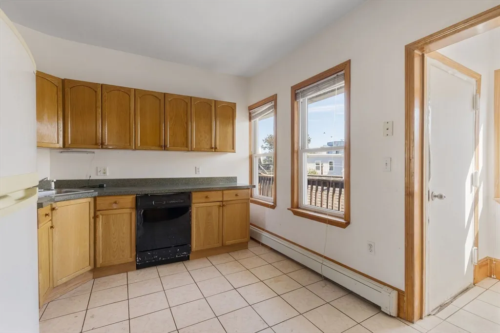 3 bed, 1 bath apartment for rent at 237 Webster Ave Unit 3, Wellington-Harrington — photo 6 of 12