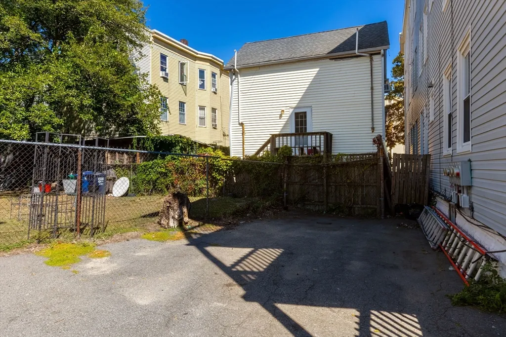 3 bed, 1 bath apartment for rent at 237 Webster Ave Unit 3, Wellington-Harrington — photo 12 of 12