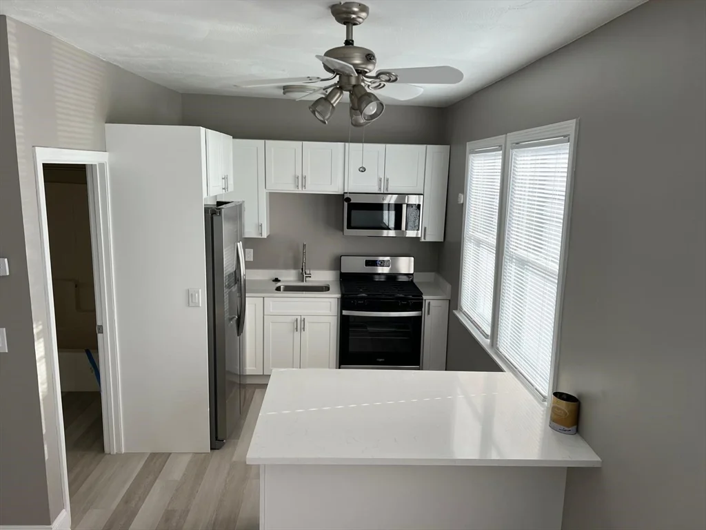 2 bed, 1 bath apartment for rent at 238 Appleton Unit 01, Lowell — photo 1 of 5
