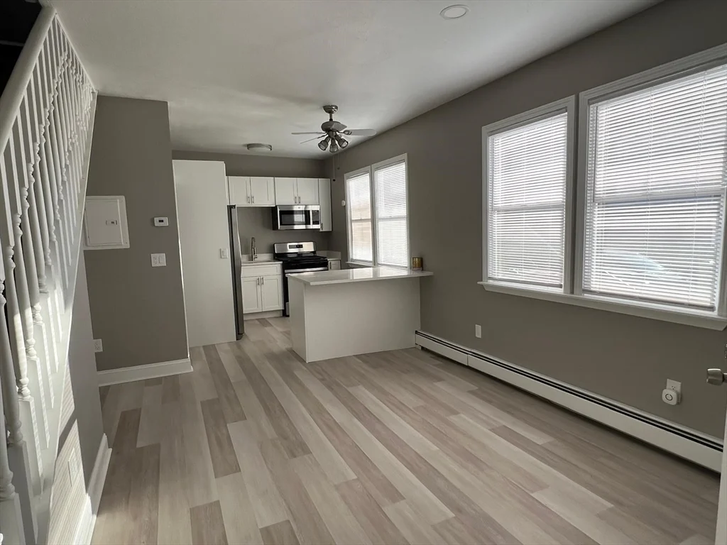 2 bed, 1 bath apartment for rent at 238 Appleton Unit 01, Lowell — photo 3 of 5