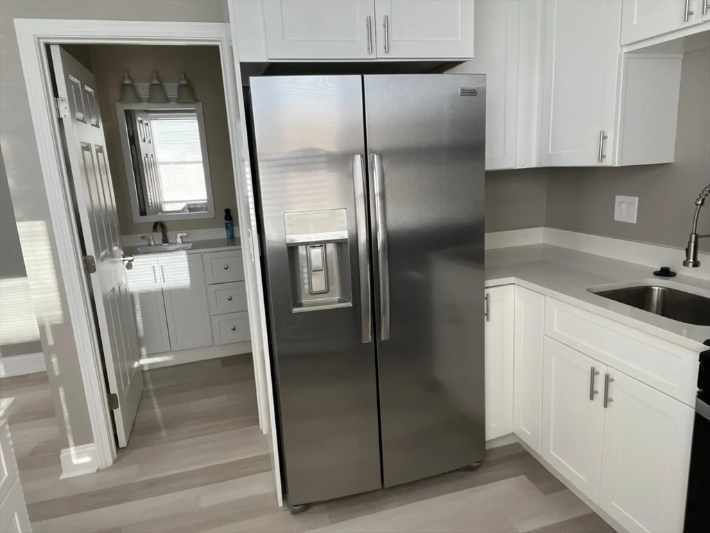 2 bed, 1 bath apartment for rent at 238 Appleton Unit 01, Lowell — photo 2 of 5