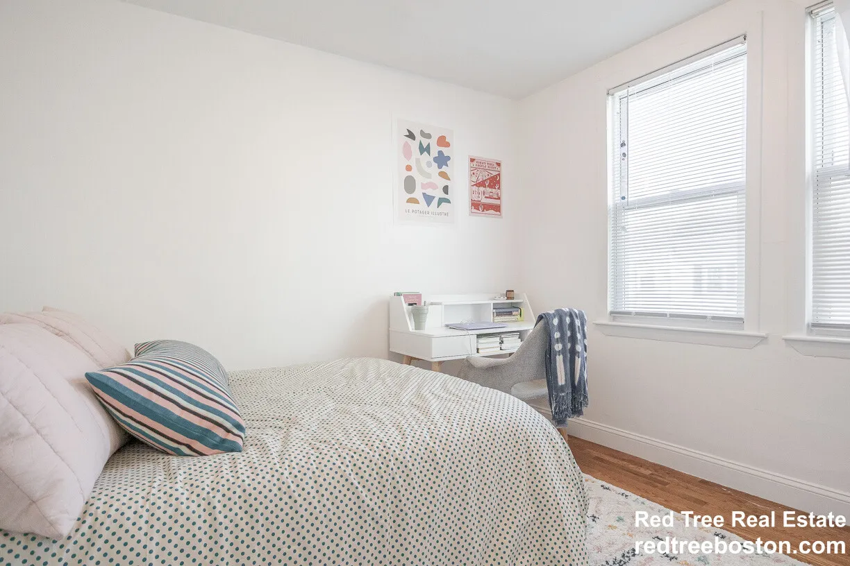 4 bed, 2 bath apartment for rent at 238 Everett St Unit 2, East Boston