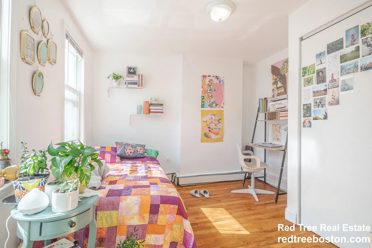 4 bed, 2 bath apartment for rent at 238 Everett St Unit 2, East Boston — photo 3 of 11