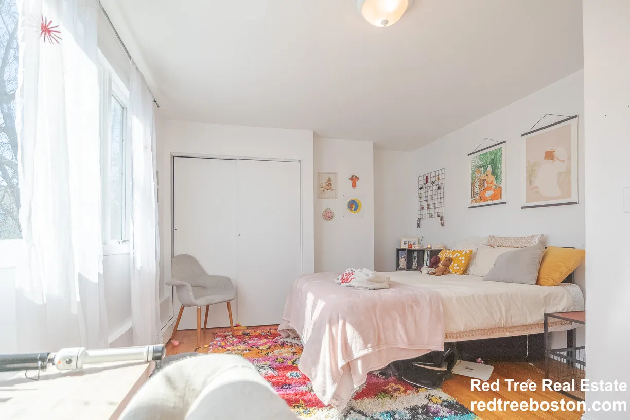 4 bed, 2 bath apartment for rent at 238 Everett St Unit 2, East Boston — photo 5 of 11