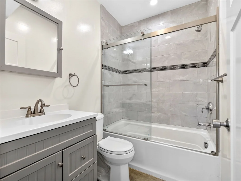 3 bed, 1 bath apartment for rent at 238 Havre St Unit 2, East Boston — photo 14 of 28