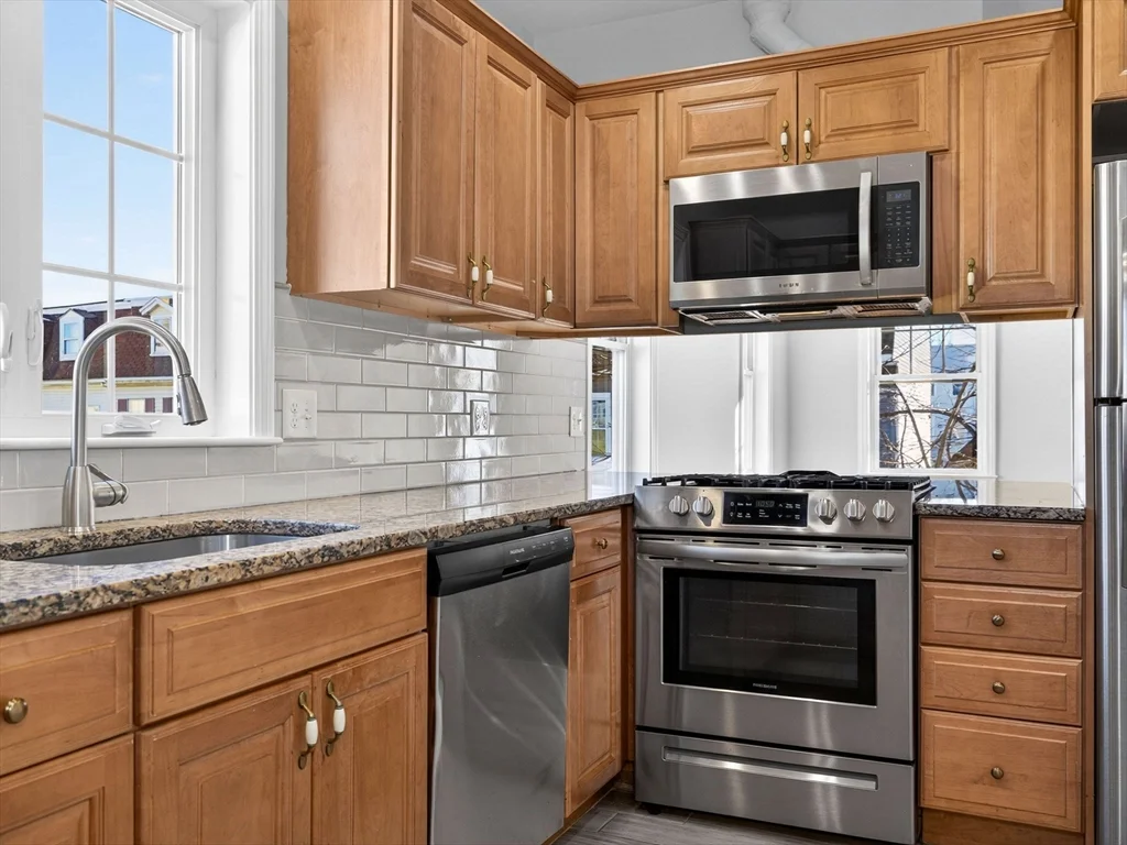 3 bed, 1 bath apartment for rent at 238 Havre St Unit 2, East Boston — photo 4 of 28