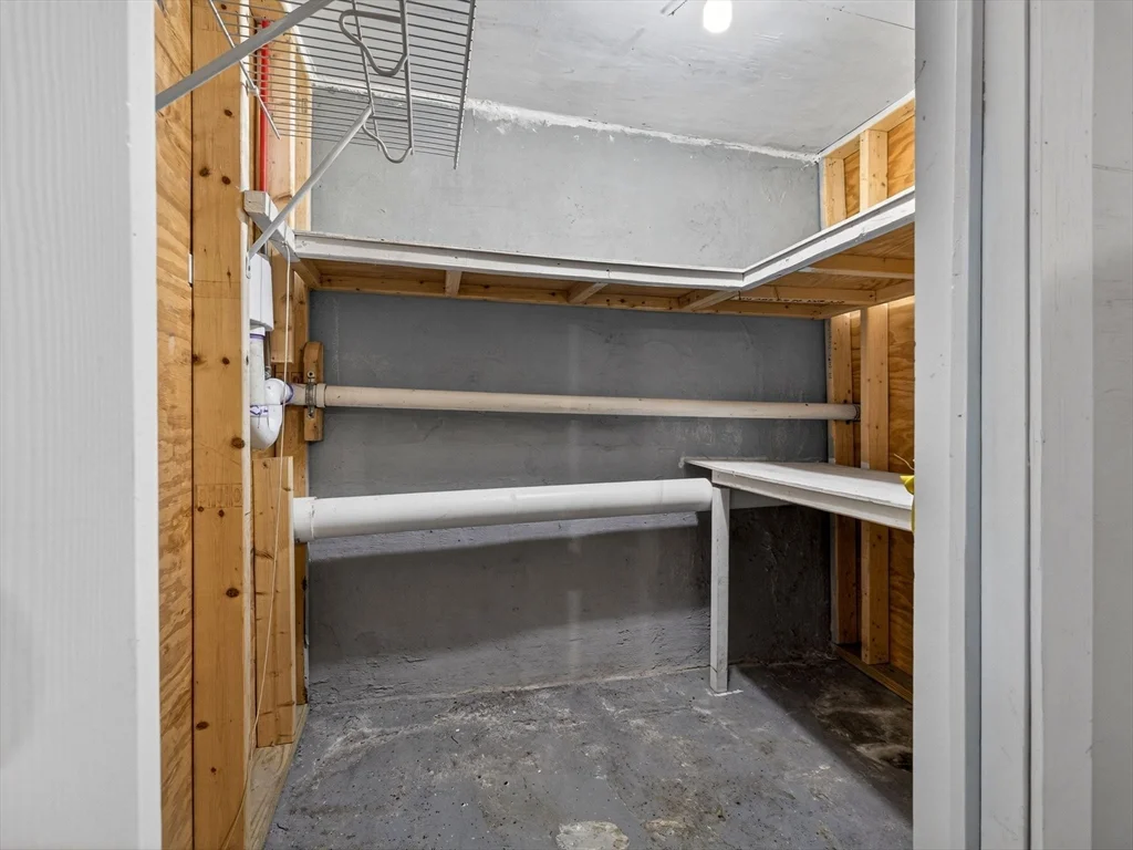 3 bed, 1 bath apartment for rent at 238 Havre St Unit 2, East Boston — photo 17 of 28