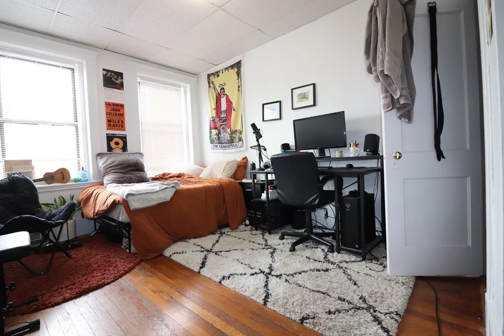 3 bed, 1 bath apartment for rent at 238 Hemenway St Unit 10, Fenway — photo 6 of 8