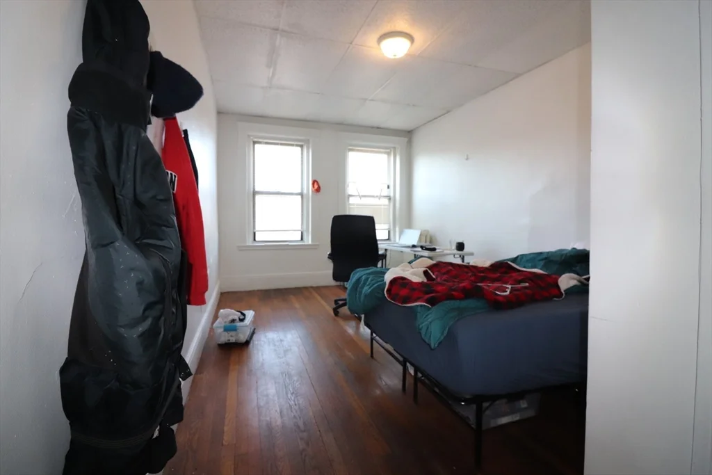 3 bed, 1 bath apartment for rent at 238 Hemenway St Unit 10, Fenway — photo 4 of 8