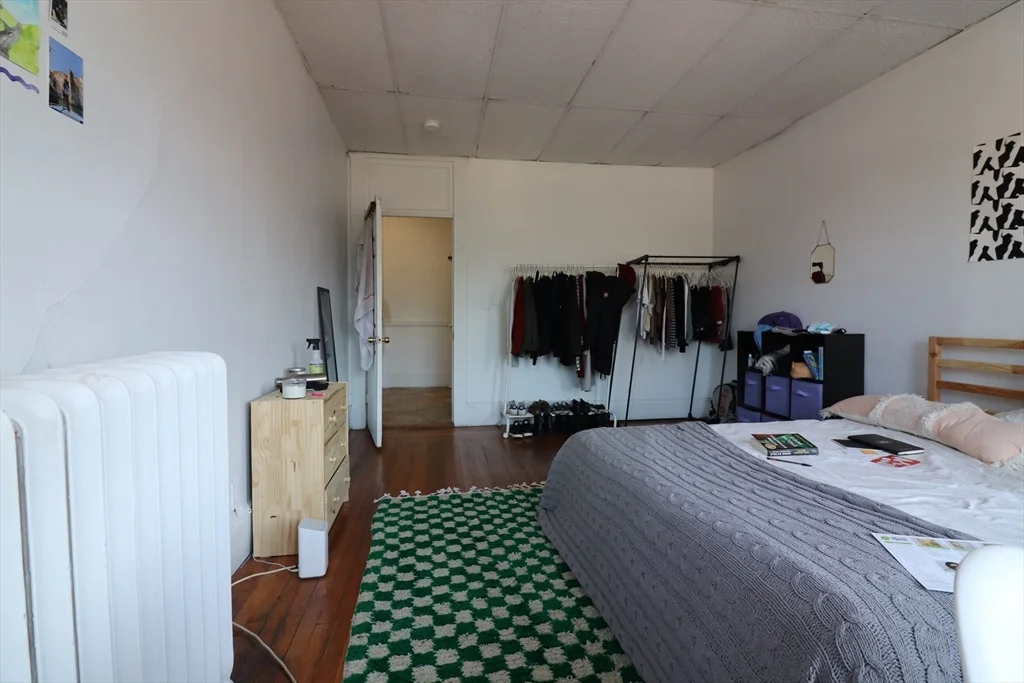 3 bed, 1 bath apartment for rent at 238 Hemenway St Unit 10, Fenway — photo 2 of 8