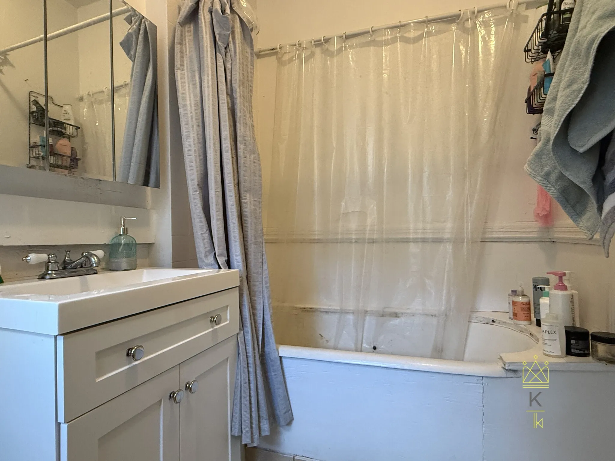 2 split bed, 1 bath apartment for rent at 238 Hemenway St Unit 19, Fenway — photo 7 of 9