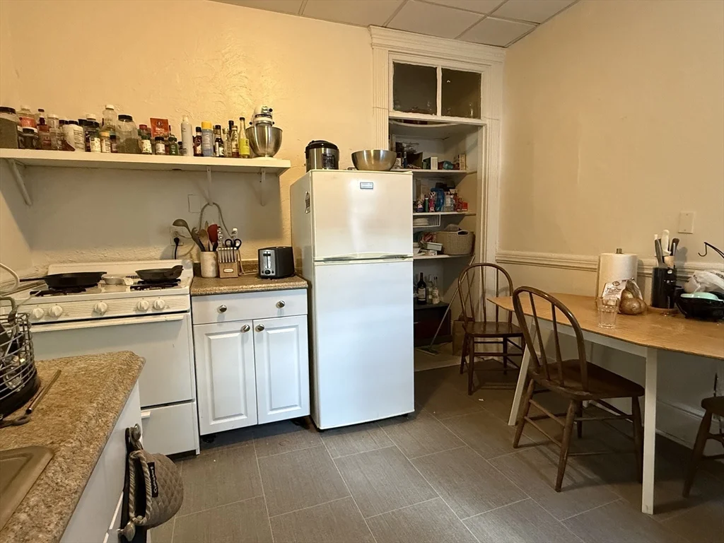 3 bed, 1 bath apartment for rent at 238 Hemenway St Unit 19, Fenway — photo 5 of 7