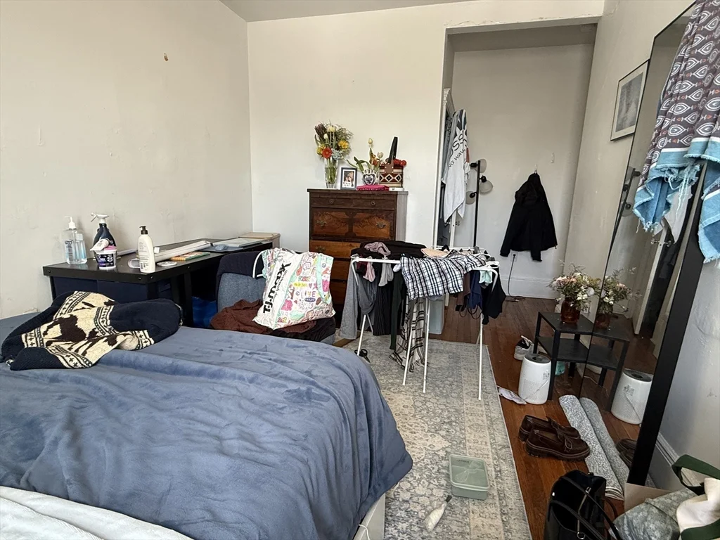 3 bed, 1 bath apartment for rent at 238 Hemenway St Unit 19, Fenway — photo 3 of 7