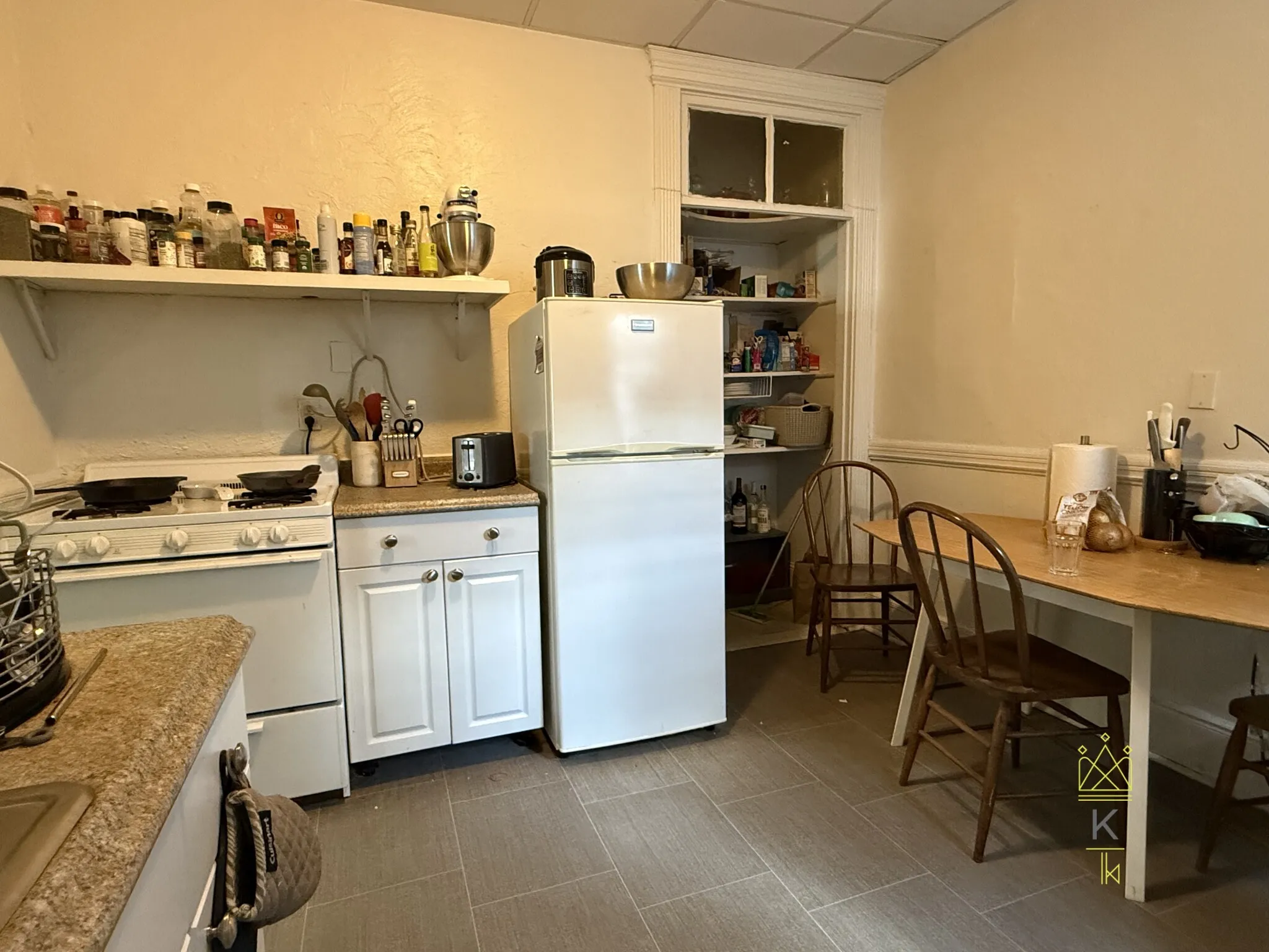 2 split bed, 1 bath apartment for rent at 238 Hemenway St Unit 19, Fenway — photo 6 of 9