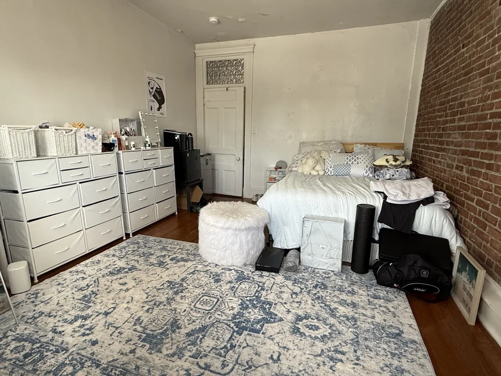 3 bed, 1 bath apartment for rent at 238 Hemenway St Unit 19, Fenway