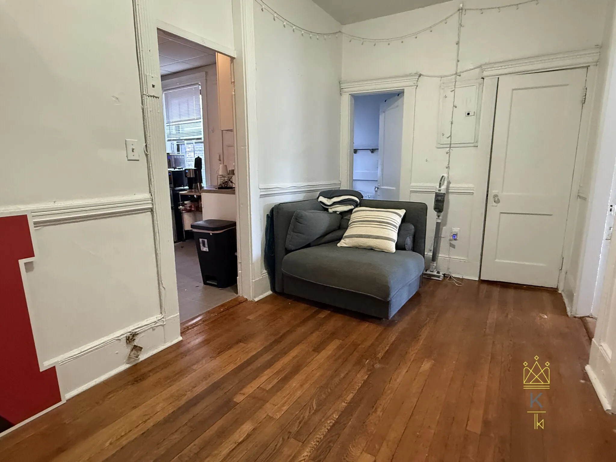 2 split bed, 1 bath apartment for rent at 238 Hemenway St Unit 19, Fenway — photo 2 of 9