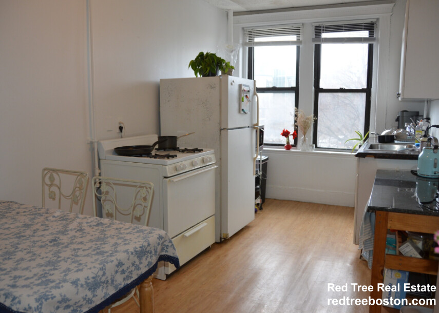 3 bed, 1 bath apartment for rent at 238 Hemenway St Unit 238-11, Fenway — photo 7 of 20