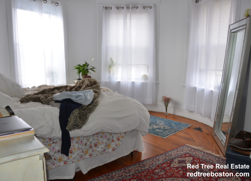 3 bed, 1 bath apartment for rent at 238 Hemenway St Unit 238-11, Fenway — photo 3 of 20