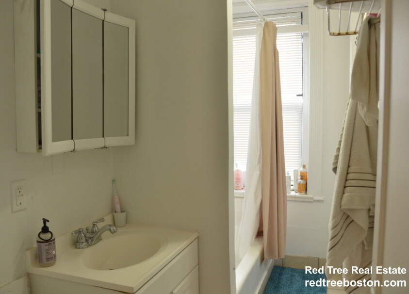 3 bed, 1 bath apartment for rent at 238 Hemenway St Unit 238-11, Fenway — photo 14 of 20