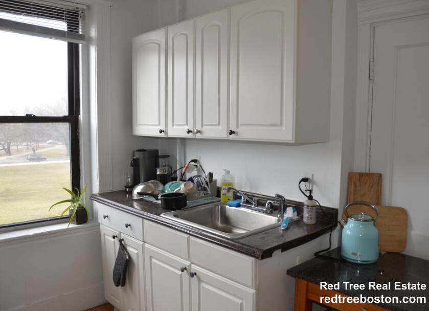 3 bed, 1 bath apartment for rent at 238 Hemenway St Unit 238-11, Fenway — photo 9 of 20