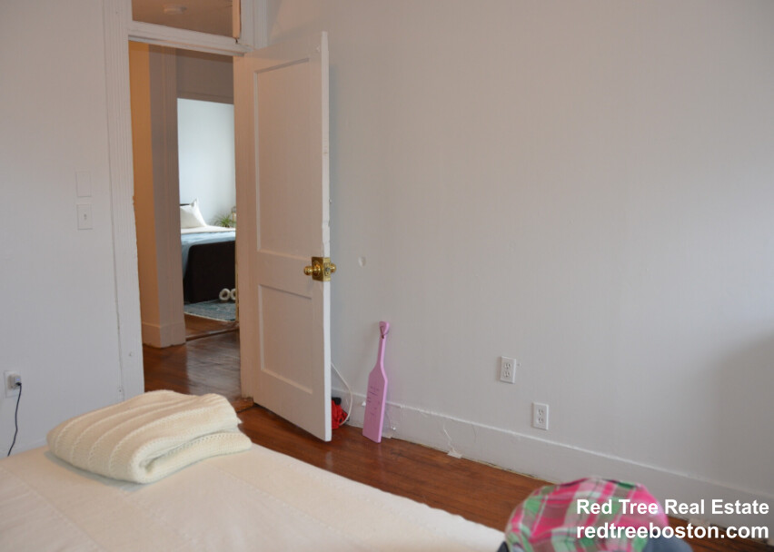 3 bed, 1 bath apartment for rent at 238 Hemenway St Unit 238-11, Fenway — photo 12 of 20