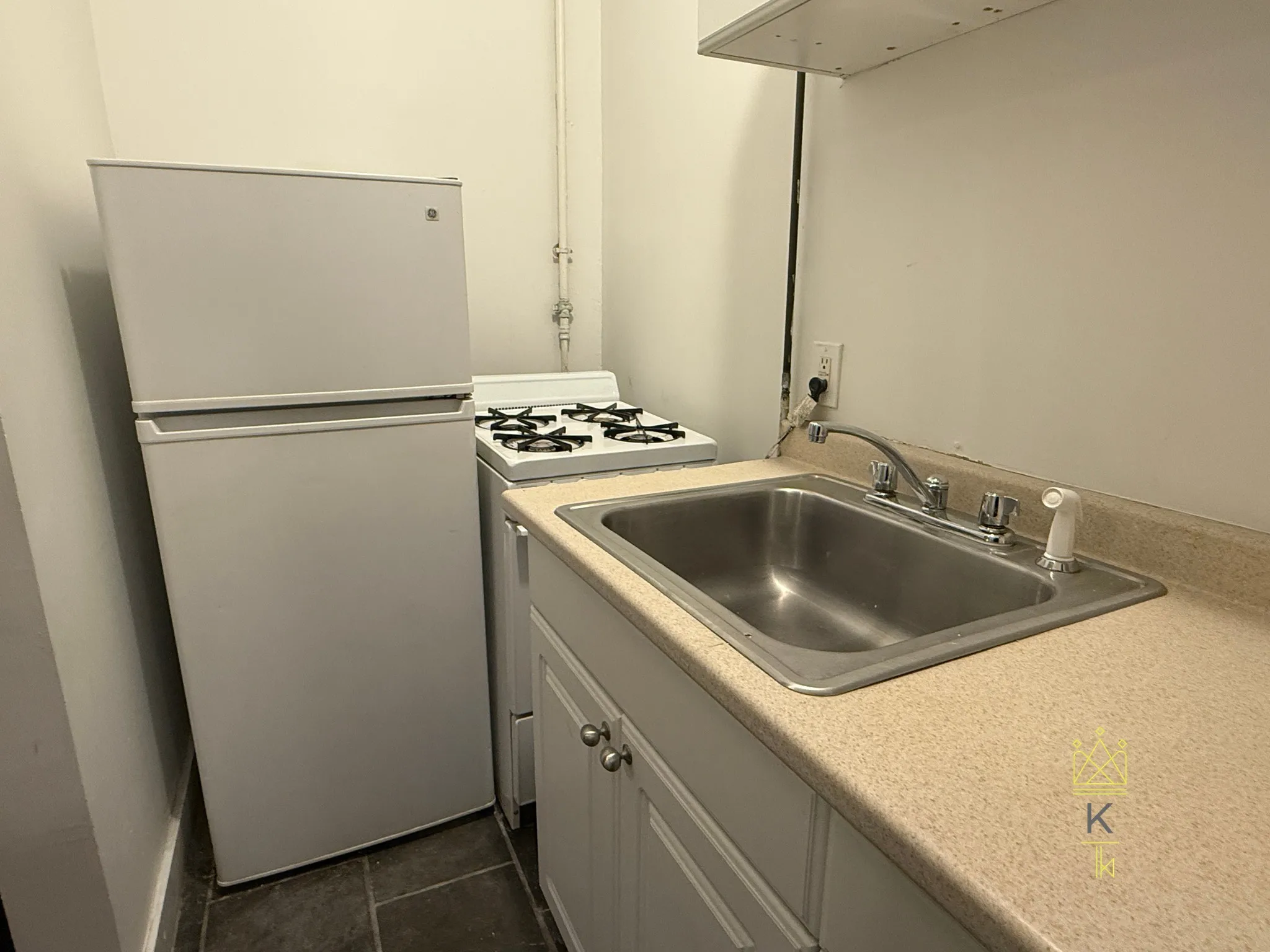 Studio bed, 1 bath apartment for rent at 238 Hemenway St Unit 3, Fenway — photo 4 of 8