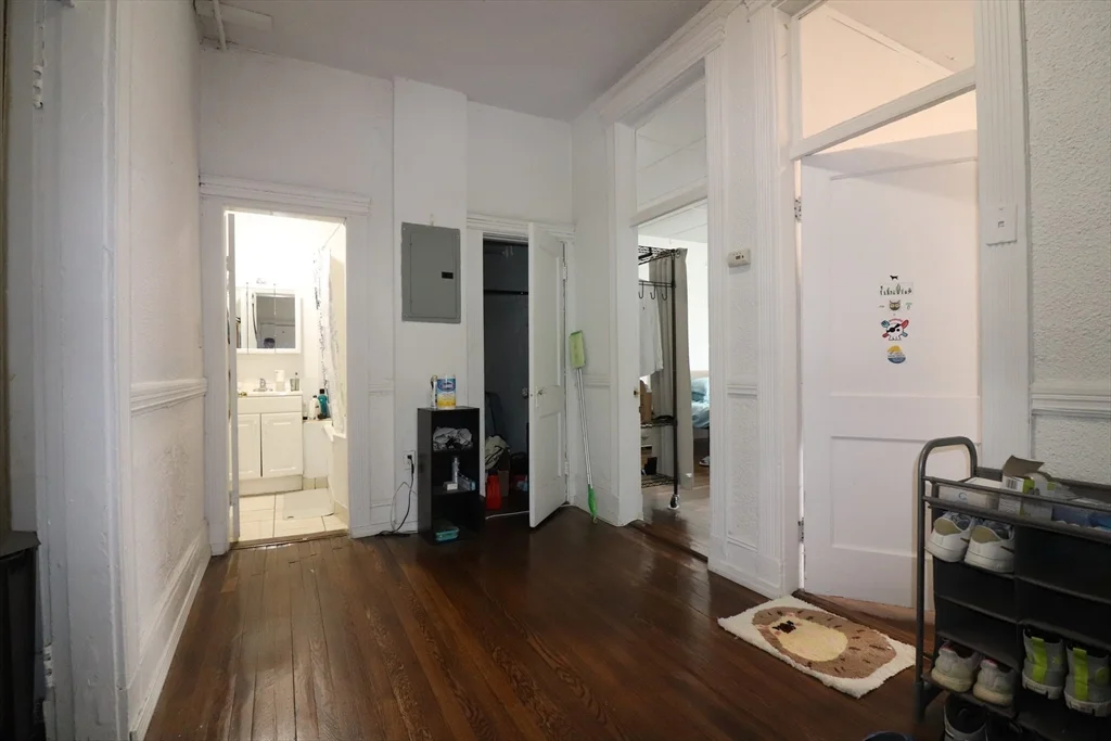 2 bed, 1 bath apartment for rent at 238 Hemenway St Unit 4, Fenway — photo 1 of 10
