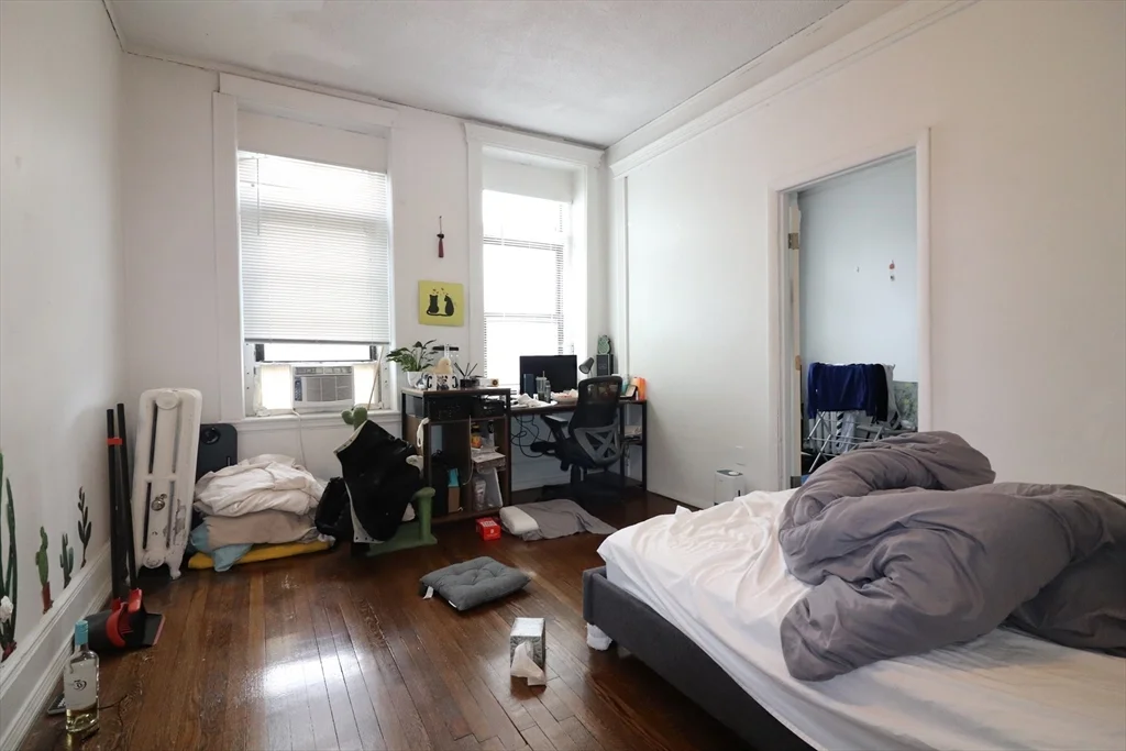 2 bed, 1 bath apartment for rent at 238 Hemenway St Unit 4, Fenway — photo 2 of 10
