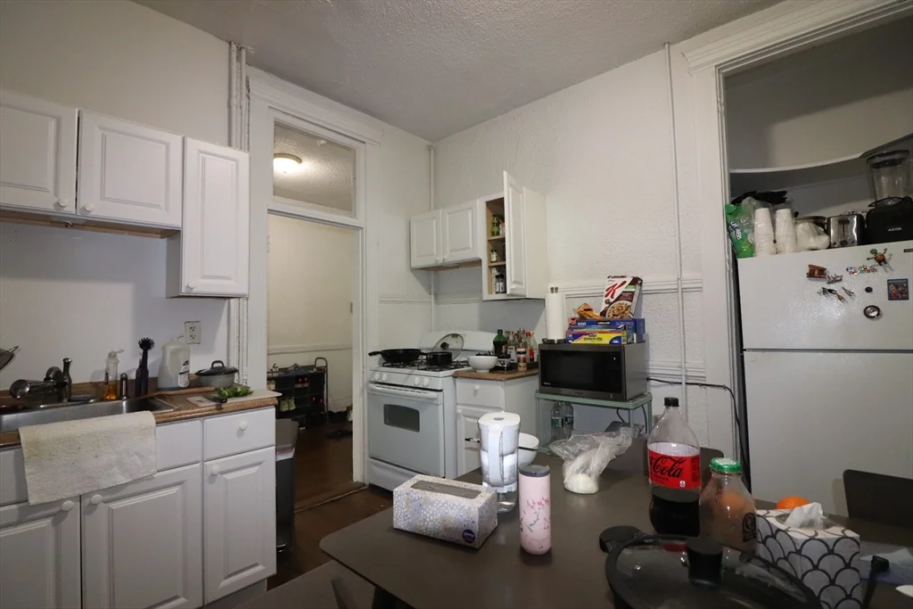2 bed, 1 bath apartment for rent at 238 Hemenway St Unit 4, Fenway — photo 6 of 10