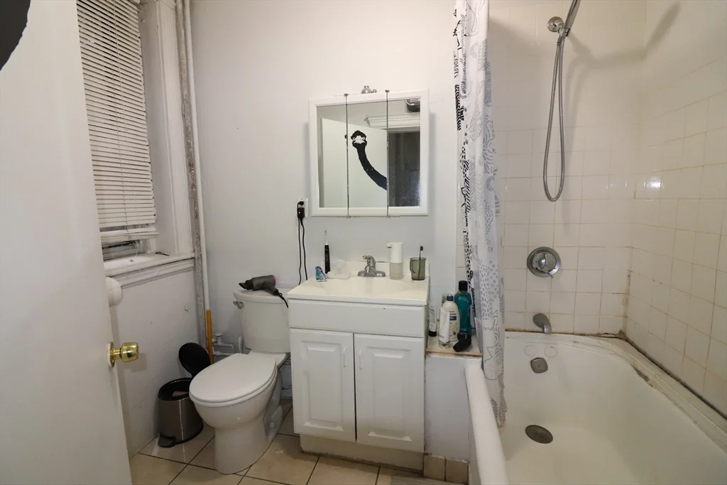 2 bed, 1 bath apartment for rent at 238 Hemenway St Unit 4, Fenway — photo 10 of 10