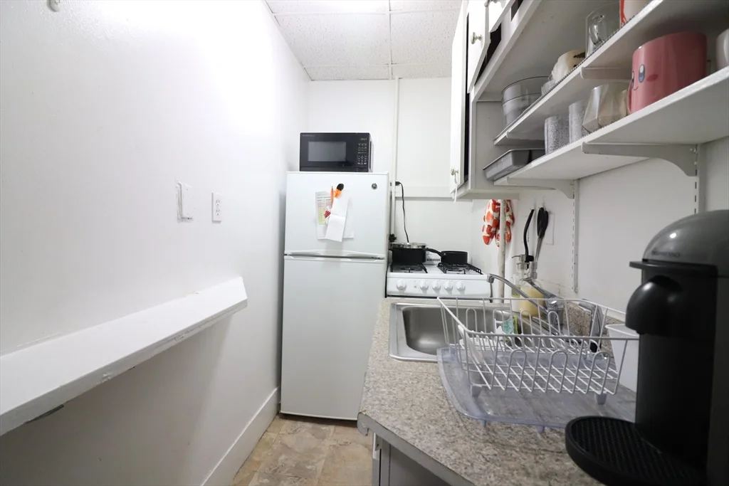 Studio bed, 1 bath apartment for rent at 238 Hemenway St Unit 9, Fenway — photo 4 of 6
