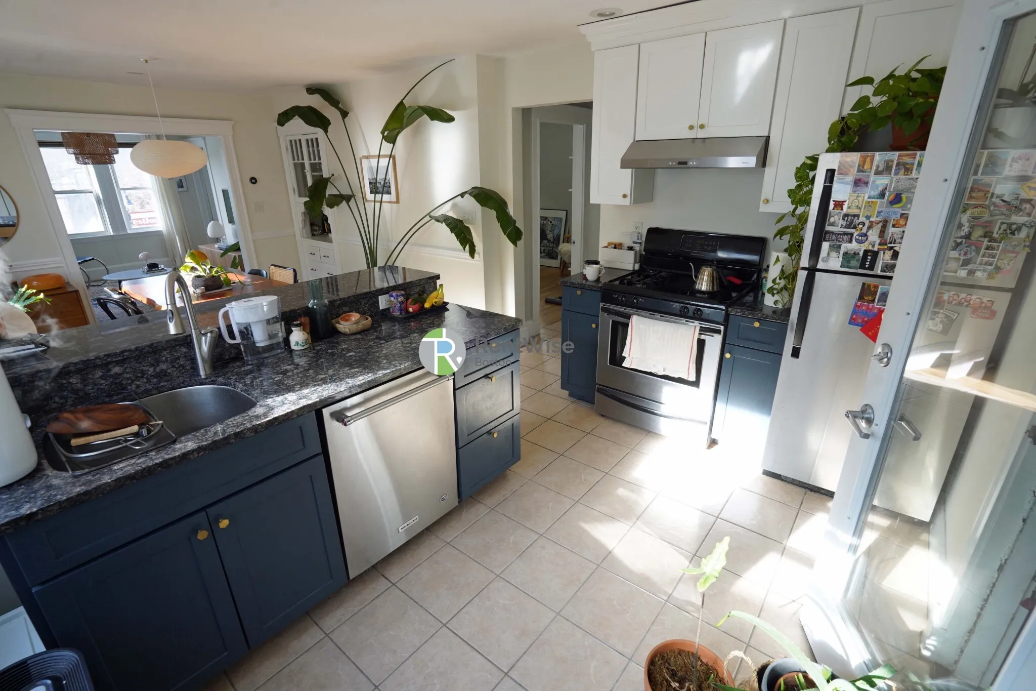 3 bed, 1 bath apartment for rent at 238 Hyde Park Ave Unit 3, Jamaica Plain — photo 11 of 27