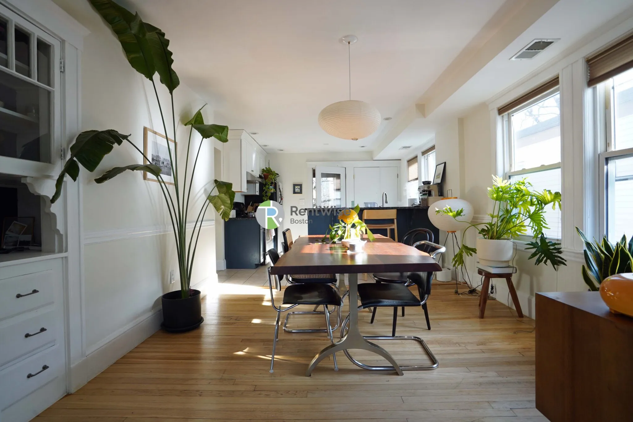 3 bed, 1 bath apartment for rent at 238 Hyde Park Ave Unit 3, Jamaica Plain — photo 5 of 27