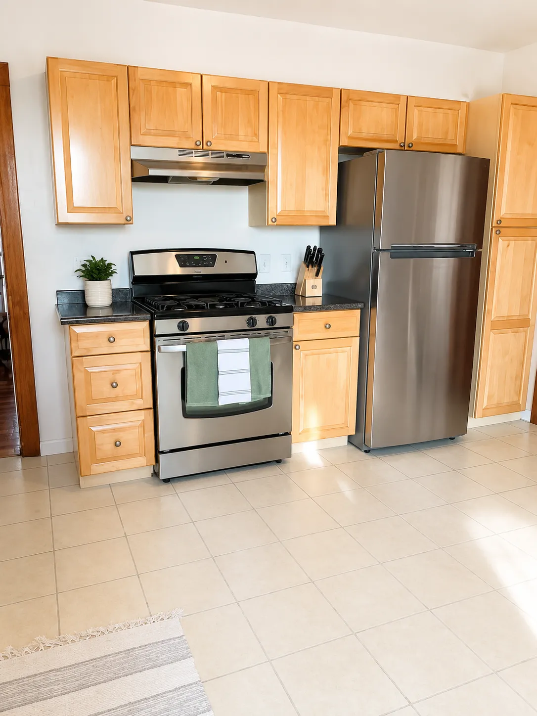 3 bed, 1 bath apartment for rent at 238 L St Unit 2, South Boston — photo 9 of 16