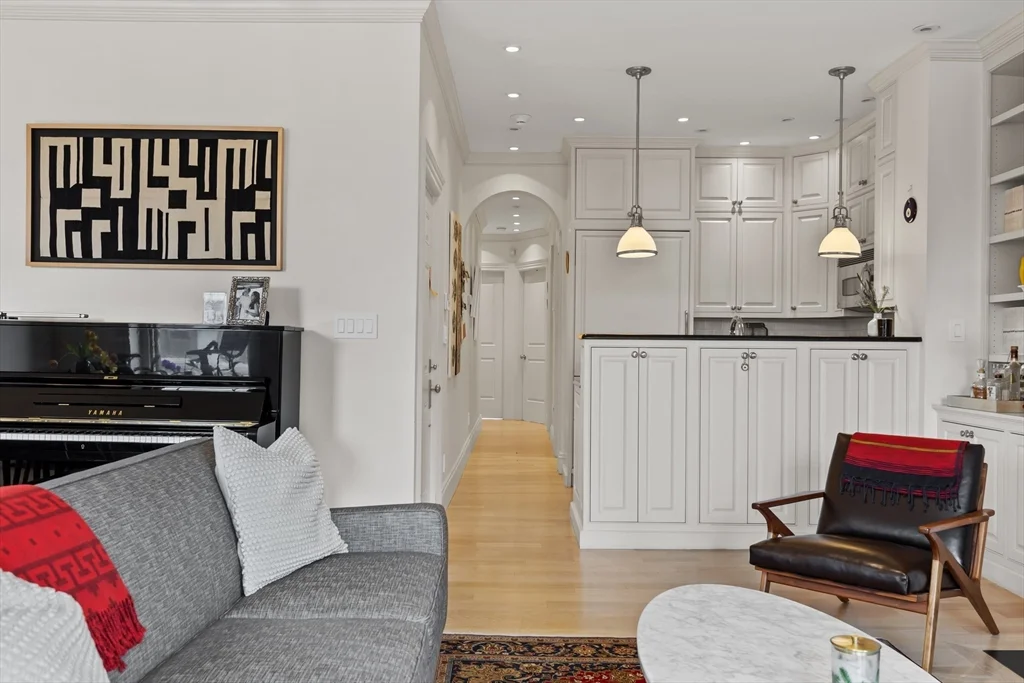 2 bed, 2 bath apartment for rent at 238 Marlborough St Unit 401, Back Bay — photo 10 of 31