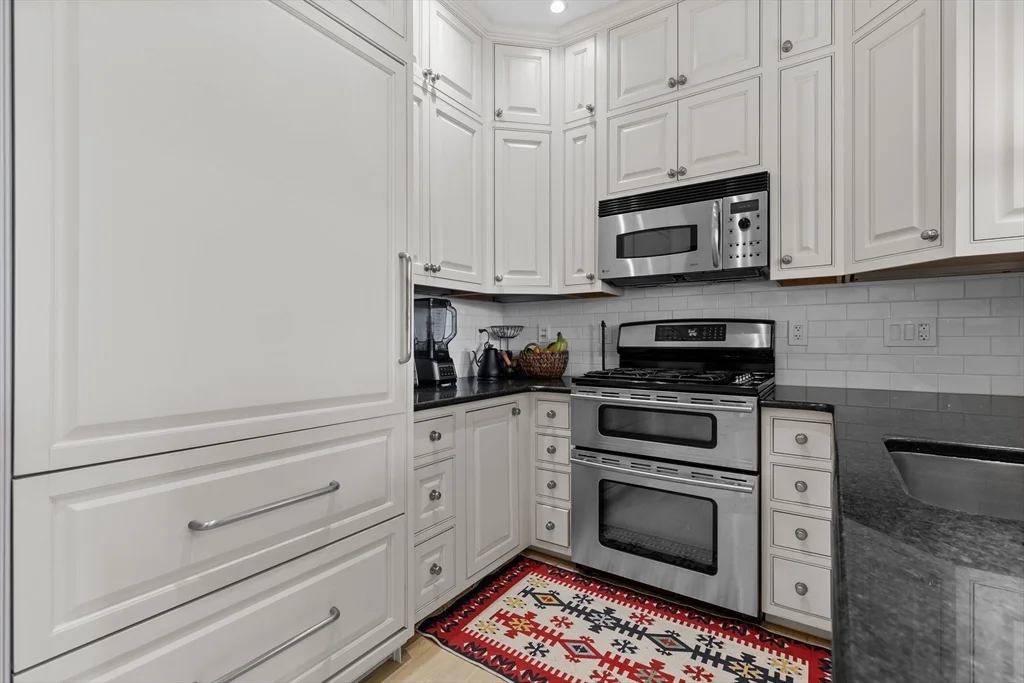 2 bed, 2 bath apartment for rent at 238 Marlborough St Unit 401, Back Bay — photo 17 of 31