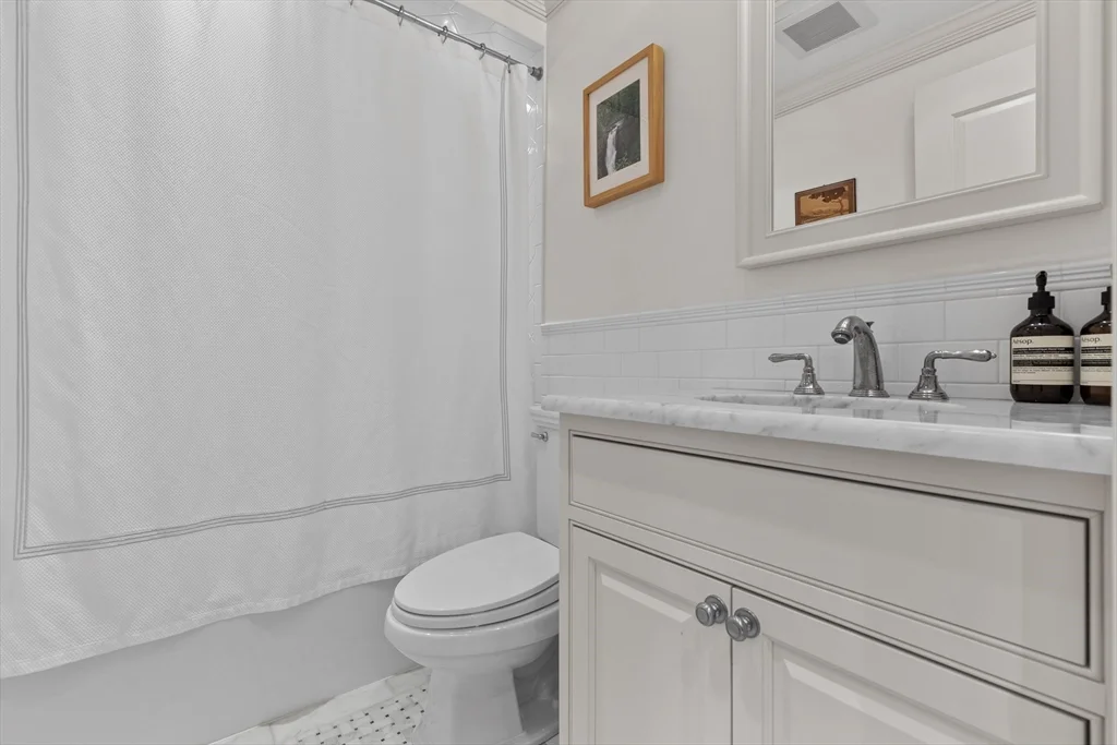 2 bed, 2 bath apartment for rent at 238 Marlborough St Unit 401, Back Bay — photo 19 of 31