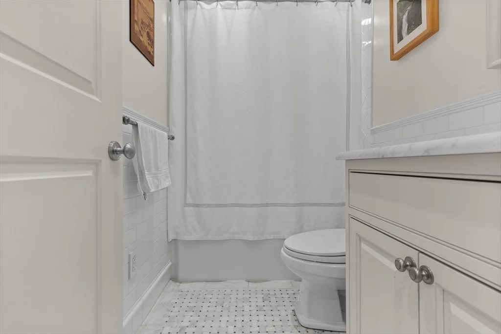 2 bed, 2 bath apartment for rent at 238 Marlborough St Unit 401, Back Bay — photo 20 of 31