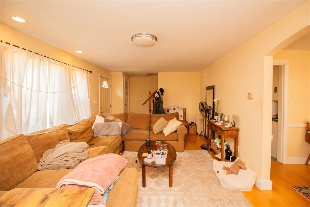 3 bed, 1 bath apartment for rent at 238 May St Unit 0, Worcester — photo 8 of 28