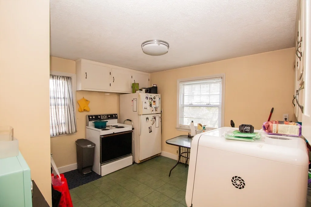 3 bed, 1 bath apartment for rent at 238 May St Unit 0, Worcester — photo 12 of 28