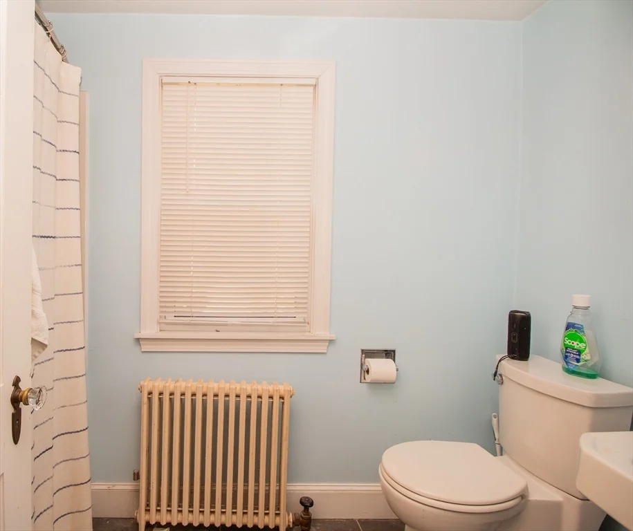 3 bed, 1 bath apartment for rent at 238 May St Unit 0, Worcester — photo 23 of 28