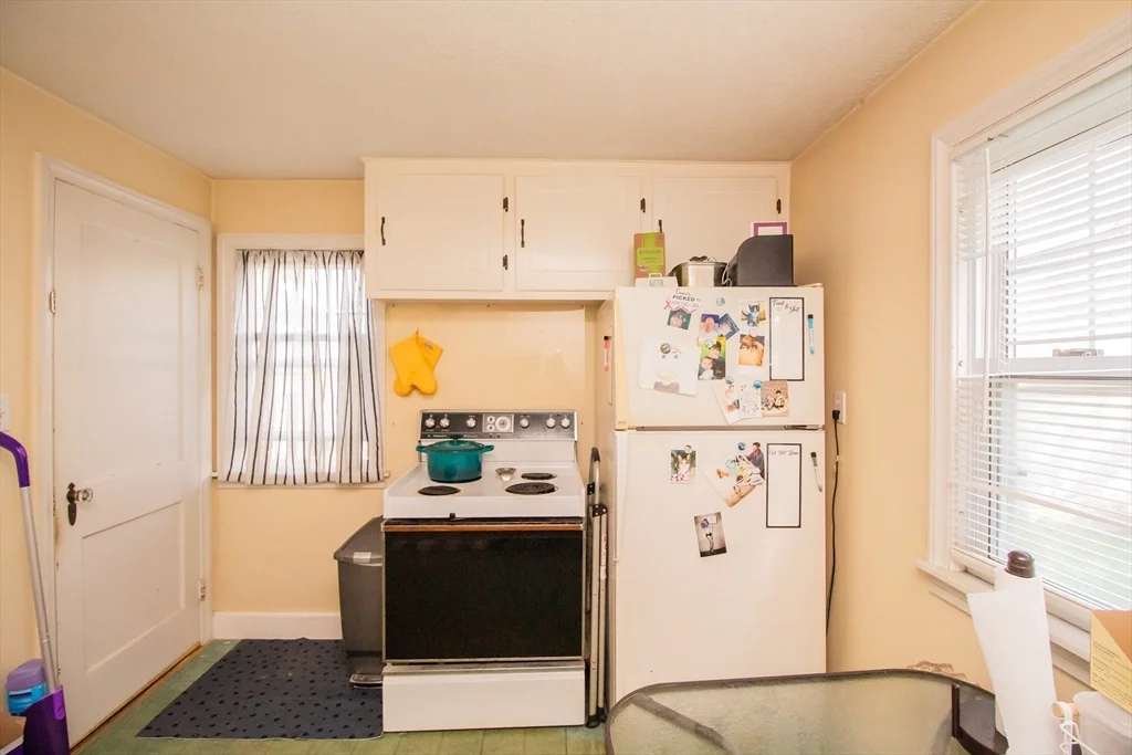 3 bed, 1 bath apartment for rent at 238 May St Unit 0, Worcester — photo 15 of 28